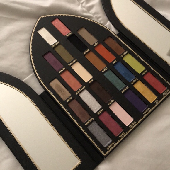Kat Von D Saint and Sinner Palette - Picture 1 of 2